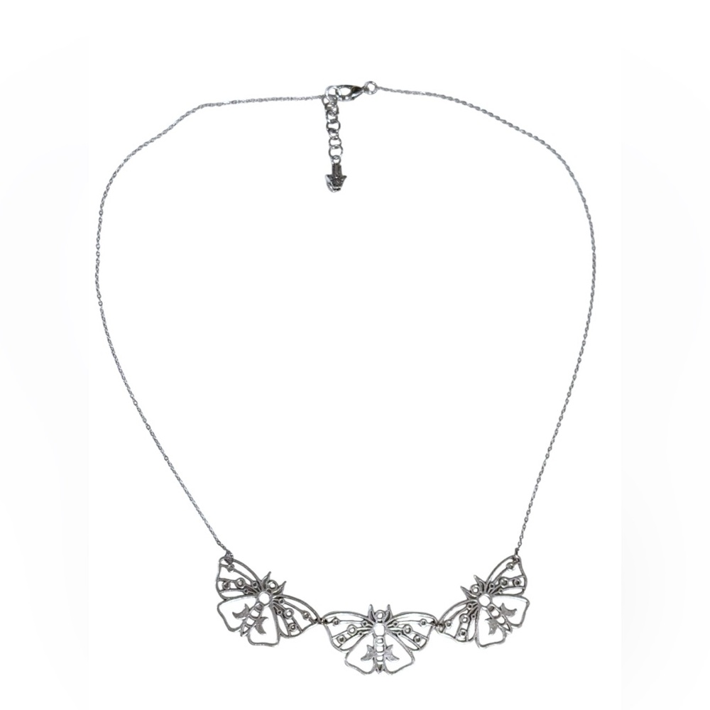 Elegant Silver Necklace